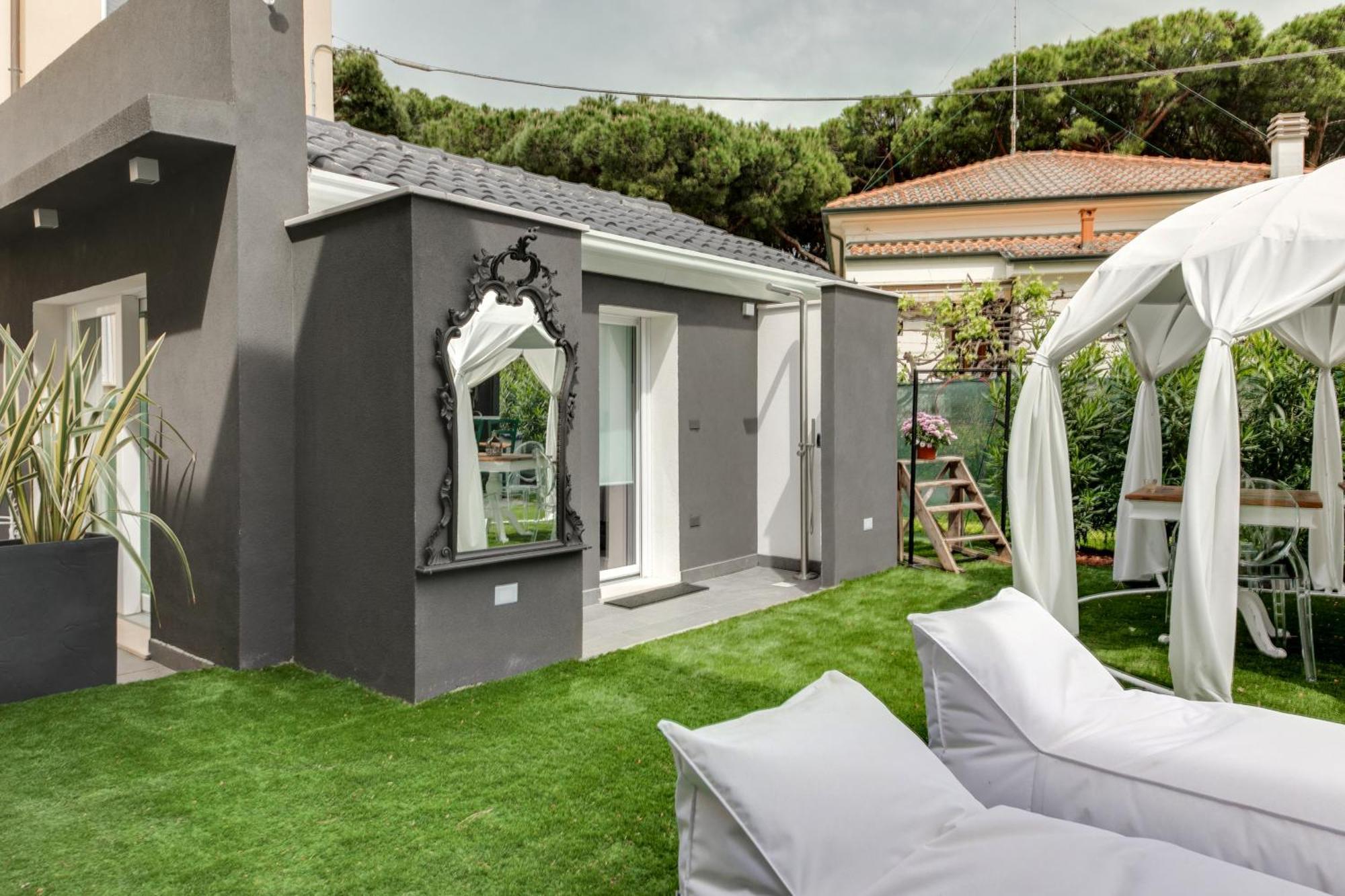 Villa Monti Suites&Aparts Cesenatico Luaran gambar