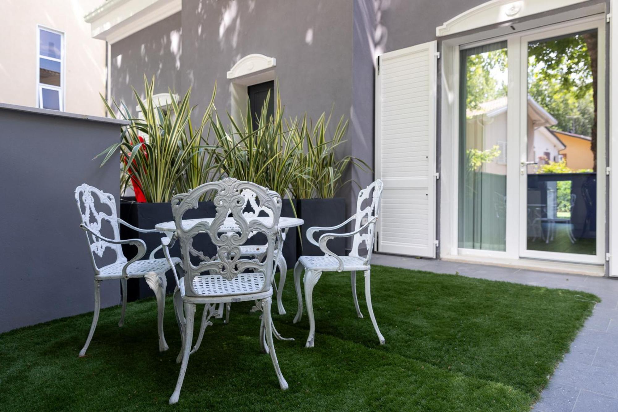 Villa Monti Suites&Aparts Cesenatico Luaran gambar